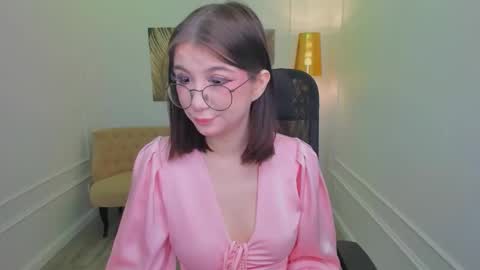 mellsawertyq online show from February 1, 2026, 7:45 pm