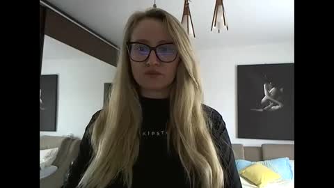 Melly online show from February 21, 2026, 11:22 am