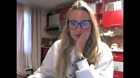 Melly online show from April 16, 2026, 7:31 am