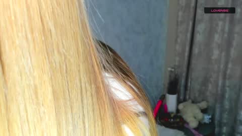 Snapshot of melmooon chatting on January 4, 2025, 2:14 pm MelMooon online show from January 4, 2025, 2:14 pm