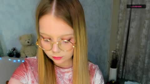 Snapshot of melmooon chatting on January 9, 2025, 5:43 pm MelMooon online show from January 9, 2025, 5:43 pm