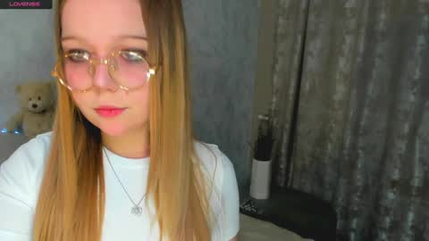 Snapshot of melmooon chatting on January 14, 2025, 5:23 pm MelMooon online show from January 14, 2025, 5:23 pm