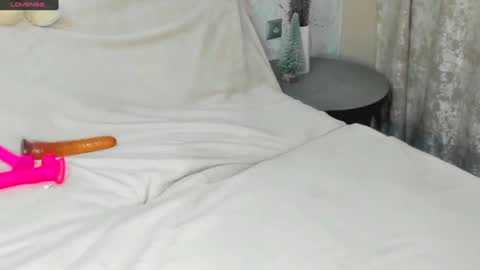 Snapshot of melmooon chatting on January 22, 2025, 9:43 pm MelMooon online show from January 22, 2025, 9:43 pm