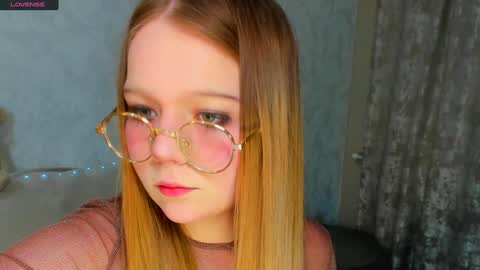 Snapshot of melmooon chatting on January 26, 2025, 4:20 pm MelMooon online show from January 26, 2025, 4:20 pm