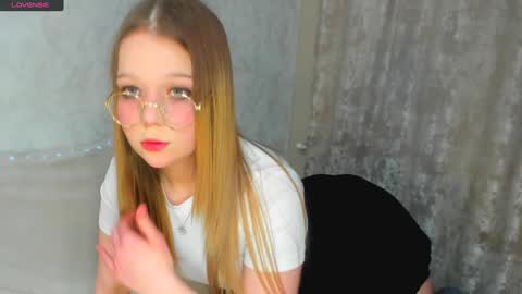 Snapshot of melmooon chatting on January 27, 2025, 2:13 pm MelMooon online show from January 27, 2025, 2:13 pm