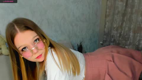 Snapshot of melmooon chatting on January 28, 2025, 6:17 pm MelMooon online show from January 28, 2025, 6:17 pm