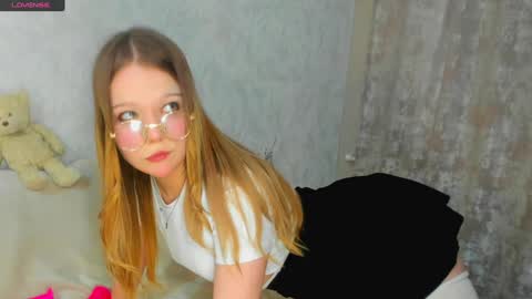 Snapshot of melmooon chatting on February 3, 2025, 2:02 pm MelMooon online show from February 3, 2025, 2:02 pm