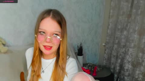 Snapshot of melmooon chatting on February 3, 2025, 5:03 pm MelMooon online show from February 3, 2025, 5:03 pm