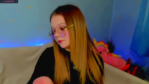 Snapshot of melmooon chatting on February 10, 2025, 2:16 pm MelMooon online show from February 10, 2025, 2:16 pm