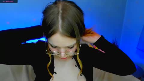 Snapshot of melmooon chatting on February 16, 2025, 12:08 am MelMooon online show from February 16, 2025, 12:08 am