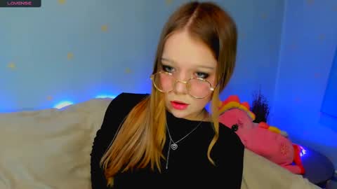 Snapshot of melmooon chatting on February 21, 2025, 6:59 pm MelMooon online show from February 21, 2025, 6:59 pm