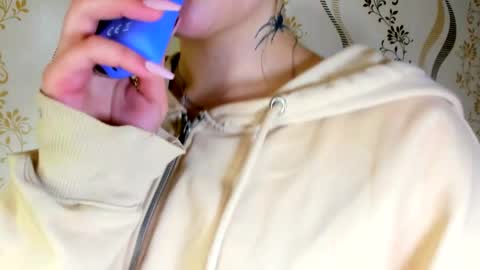 Snapshot of melmooon chatting on October 14, 2025, 1:56 pm MelMooon online show from October 14, 2025, 1:56 pm