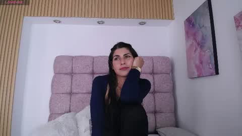 Snapshot of melodiroux_ chatting on June 14, 2026, 5:37 pm Melodi online show from June 14, 2026, 5:37 pm