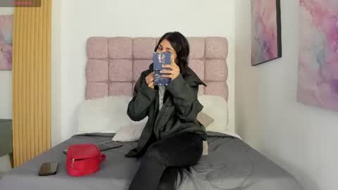 Snapshot of melodiroux_ chatting on June 29, 2026, 12:27 pm Melodi online show from June 29, 2026, 12:27 pm