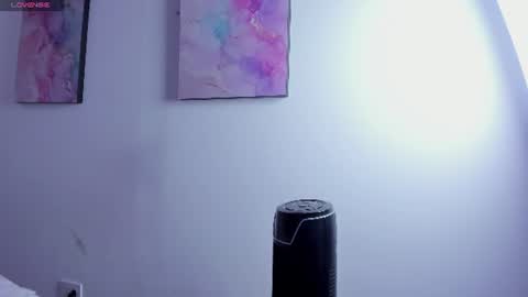 Snapshot of melodiroux_ chatting on July 17, 2026, 12:45 pm Melodi online show from July 17, 2026, 12:45 pm