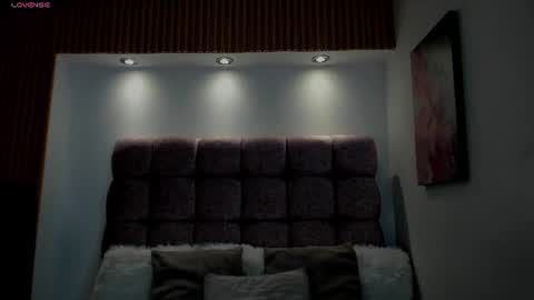 Snapshot of melodiroux_ chatting on August 3, 2026, 1:38 pm Melodi online show from August 3, 2026, 1:38 pm