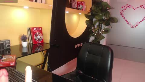 Snapshot of melodyblazze chatting on May 15, 2026, 8:16 pm online show from May 15, 2026, 8:16 pm