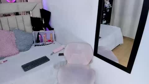 Snapshot of melodybonnet chatting on February 10, 2026, 5:55 am melody online show from February 10, 2026, 5:55 am