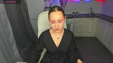 Kaylie online show from December 5, 2024, 4:42 am