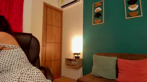 Mely online show from January 18, 2026, 11:41 pm