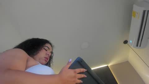  Memphis Williams  online show from November 20, 2025, 2:56 am