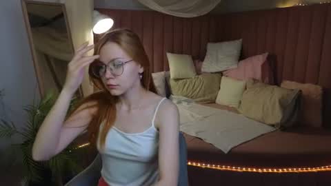 Snapshot of memymee_ chatting on June 18, 2026, 1:28 am memymee_ online show from June 18, 2026, 1:28 am