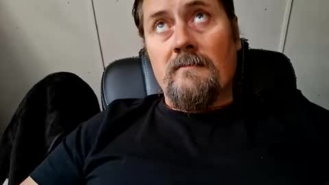 Snapshot of men10_12_1983 chatting on September 12, 2025, 8:14 am men10_12_1983 online show from September 12, 2025, 8:14 am