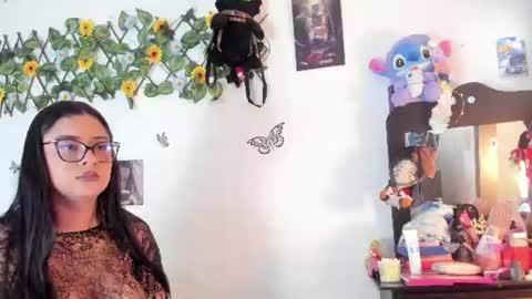 Snapshot of mensia_hernandez chatting on June 22, 2026, 12:57 pm Princess Mensia online show from June 22, 2026, 12:57 pm
