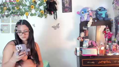 Snapshot of mensia_hernandez chatting on June 25, 2026, 1:26 pm Princess Mensia online show from June 25, 2026, 1:26 pm
