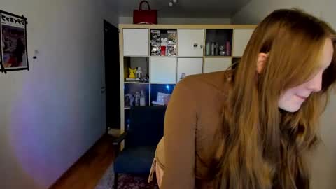 Snapshot of meow_k1tty chatting on April 28, 2026, 4:39 am Flora Next stream November 17th at 6 GMT online show from April 28, 2026, 4:39 am