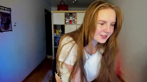 Snapshot of meow_k1tty chatting on May 4, 2026, 5:47 am Flora Next stream November 17th at 6 GMT online show from May 4, 2026, 5:47 am