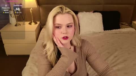 Snapshot of meow_teyya chatting on May 28, 2026, 3:53 pm Ivy online show from May 28, 2026, 3:53 pm