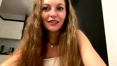 Snapshot of meowmariana chatting on August 8, 2026, 7:27 pm Mary online show from August 8, 2026, 7:27 pm