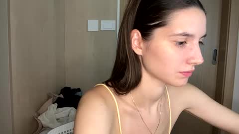 Snapshot of meralynn chatting on June 3, 2026, 2:33 pm LEVA online show from June 3, 2026, 2:33 pm
