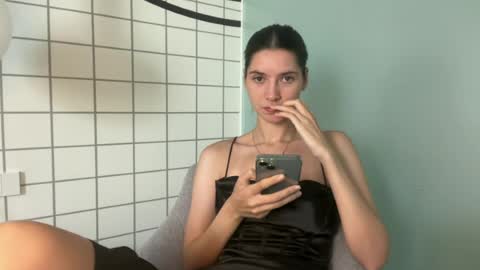 Snapshot of meralynn chatting on June 22, 2026, 6:32 am LEVA online show from June 22, 2026, 6:32 am