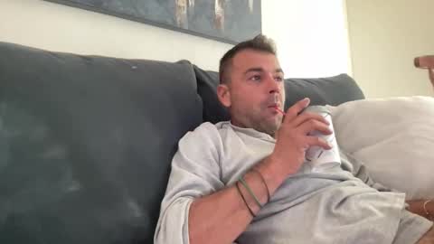 Mercedes190d online show from March 22, 2026, 12:08 pm