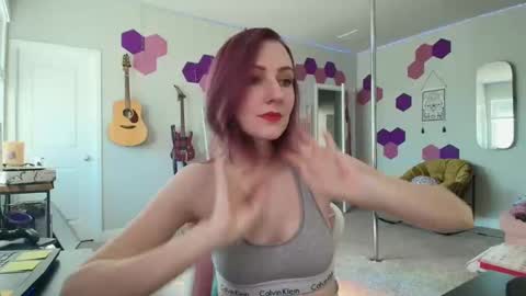 Snapshot of meredithbae chatting on January 24, 2025, 8:22 pm Meredith Bae online show from January 24, 2025, 8:22 pm