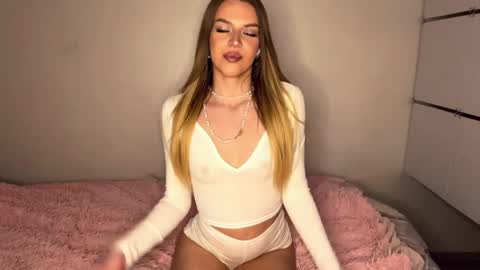 Snapshot of meridethvilca chatting on April 5, 2026, 5:43 pm Rina online show from April 5, 2026, 5:43 pm