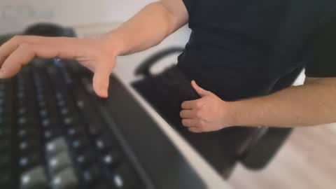 Snapshot of meridian132 chatting on November 24, 2025, 10:48 am meridian132 online show from November 24, 2025, 10:48 am