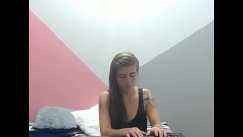 Snapshot of merily_duff chatting on November 6, 2025, 7:04 pm MERILY online show from November 6, 2025, 7:04 pm