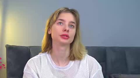 Snapshot of merlinmeyer chatting on February 8, 2026, 6:17 am Merlin online show from February 8, 2026, 6:17 am