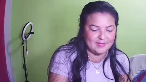 Snapshot of merlis0x chatting on November 3, 2025, 10:53 pm merlis0x online show from November 3, 2025, 10:53 pm