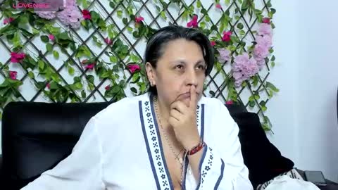 Snapshot of merlyna_goldens chatting on October 20, 2025, 11:38 pm My next birthday is December 11th. online show from October 20, 2025, 11:38 pm
