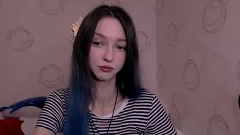 mermaidvibestides online show from November 9, 2025, 9:24 pm