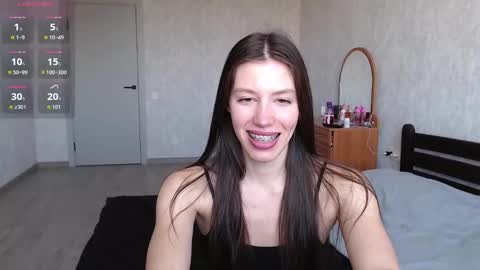 Emilia online show from November 1, 2025, 11:34 am