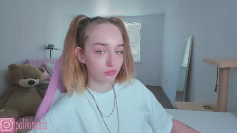 Snapshot of merryl_clark chatting on June 30, 2026, 12:39 pm Sara online show from June 30, 2026, 12:39 pm