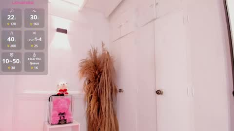 Snapshot of metal_doll chatting on December 6, 2024, 6:17 pm online show from December 6, 2024, 6:17 pm