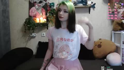 Snapshot of mevis_li chatting on October 13, 2025, 11:32 am Mavis online show from October 13, 2025, 11:32 am