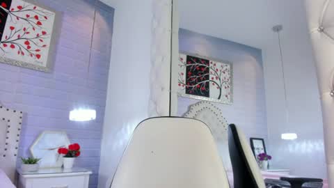 Snapshot of meybaldini chatting on July 1, 2026, 1:02 pm Mey Cute online show from July 1, 2026, 1:02 pm
