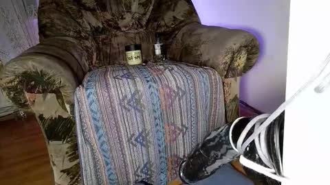 ViBardii online show from November 28, 2025, 7:05 pm